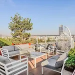 Cozy Apartment With Gym In The City Center
